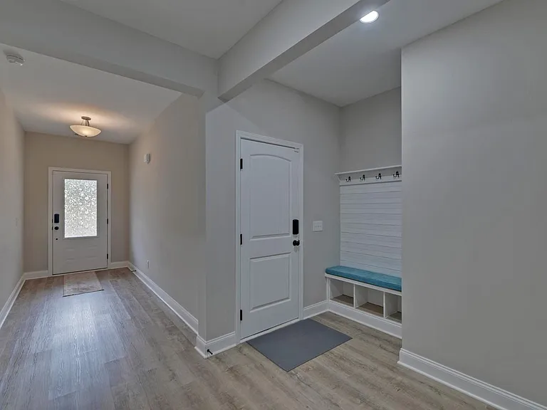 15 Holly St — Photo 9