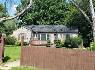 2014 Spring View St, Waterloo, IA 50707