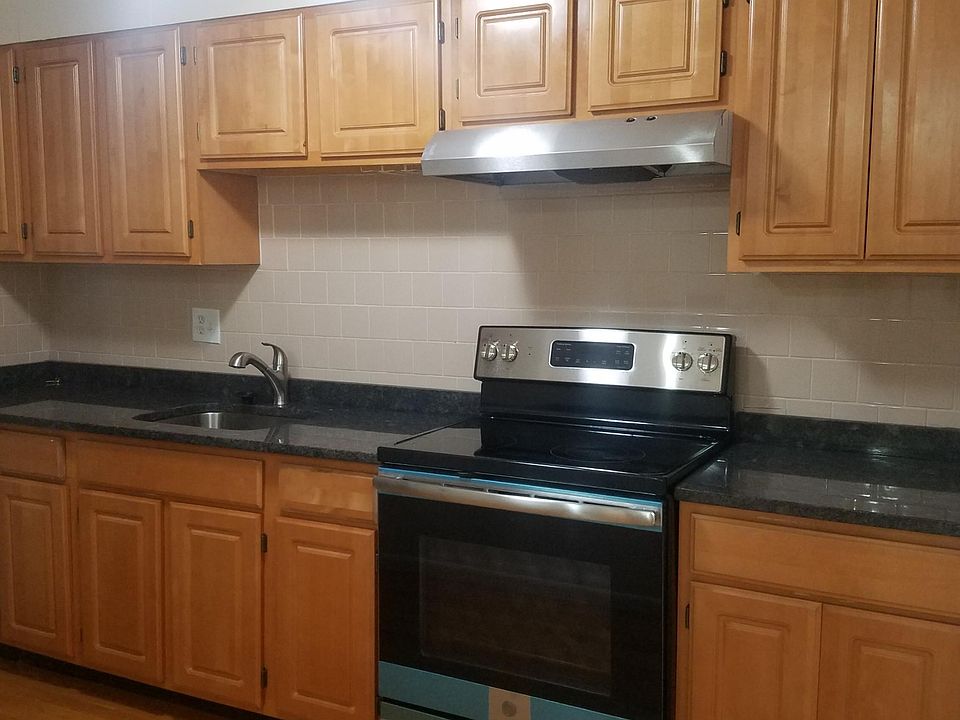 1st image of 55 Elmwood Park APT 19
