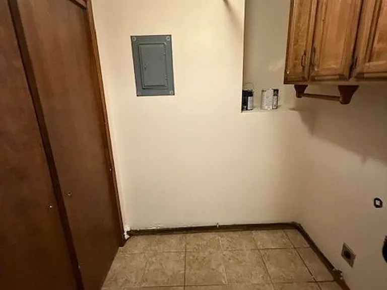 23 Lakeshore Dr NE — Photo 4