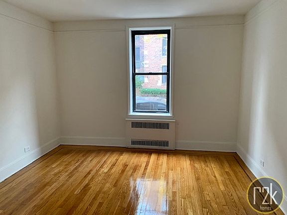 4th image of 28-16 34th St #J1