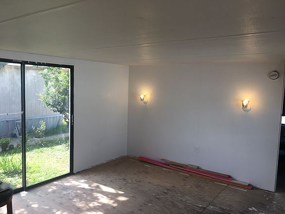 LIVING RM AWESOME SCONCES