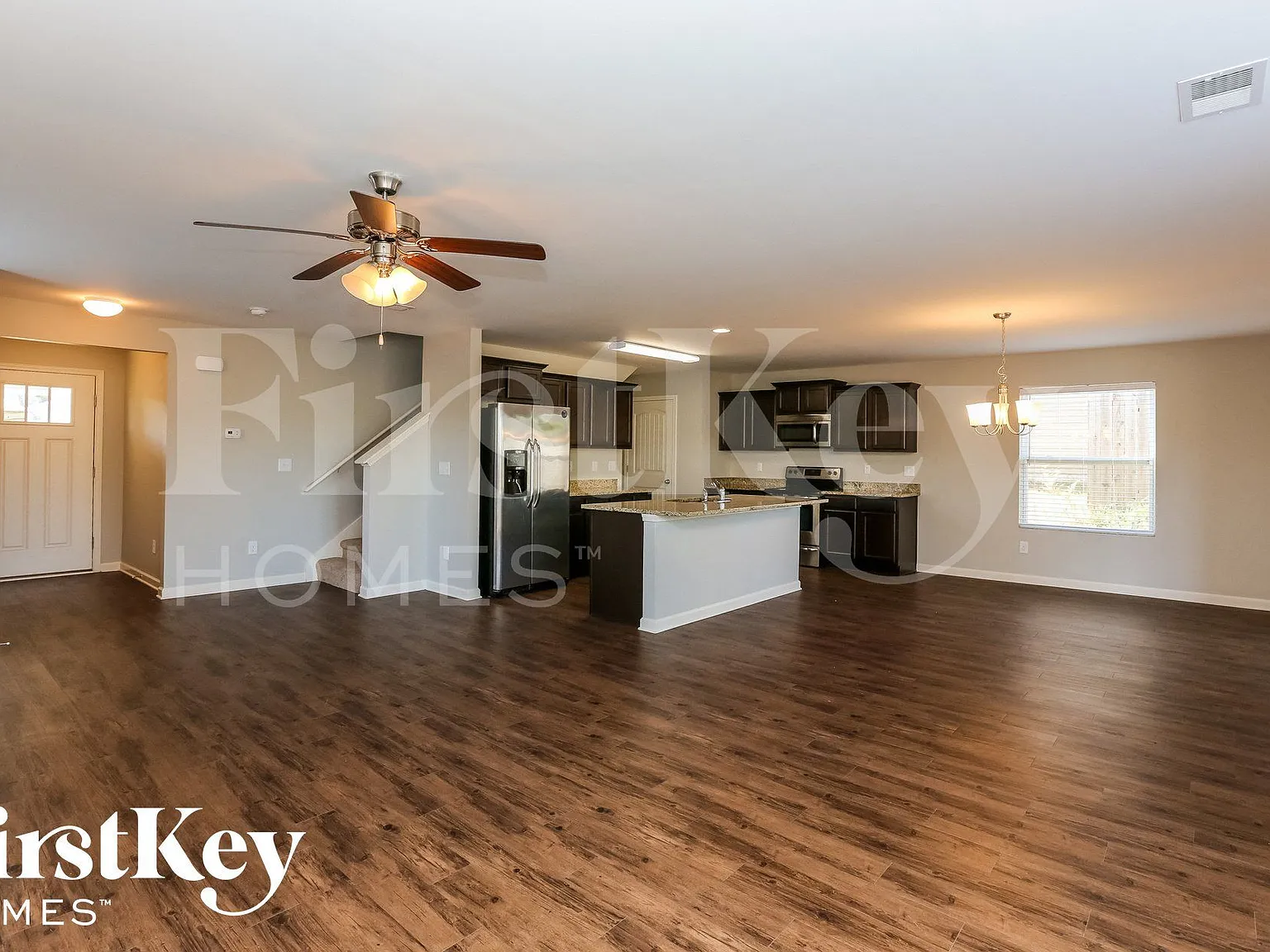 4 bed, 2.5 bath, 2130 sqft, $2,355 — Photo 3