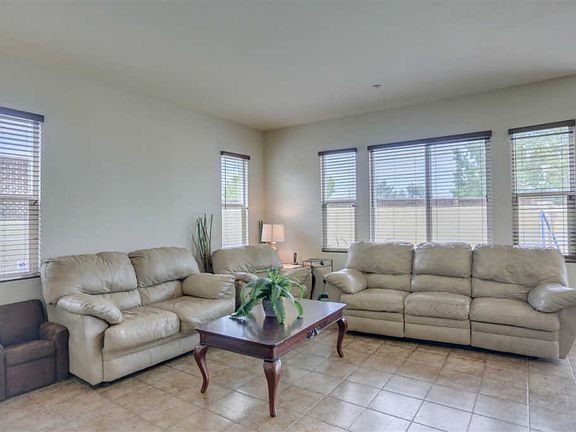 5th image of 2309 Wisteria Way
