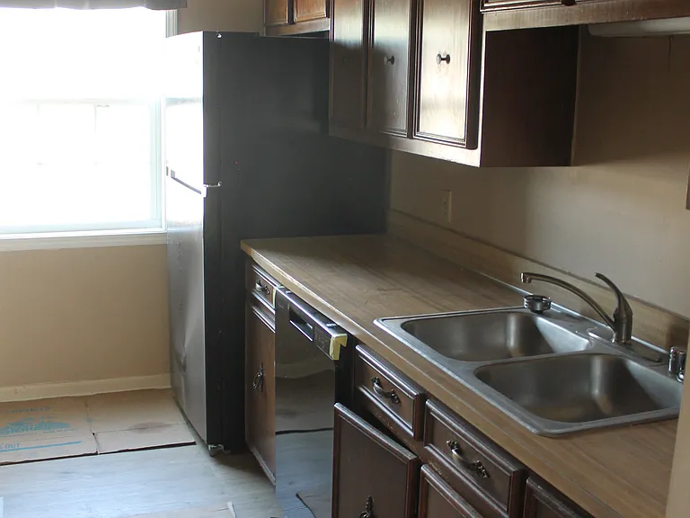 Potter Ave — Photo 10