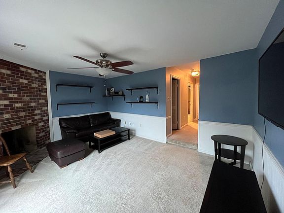 3rd image of 878 N Jackson St #1