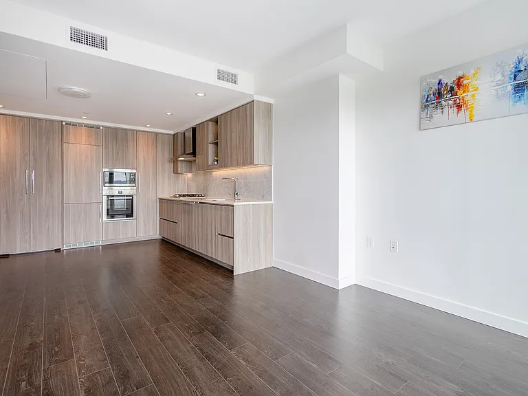 4730 Lougheed Hwy #2501 — Photo 10