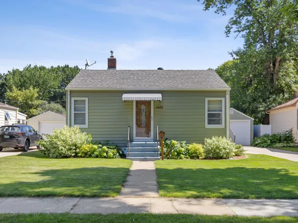1633 3rd St N, Fargo, ND 58102