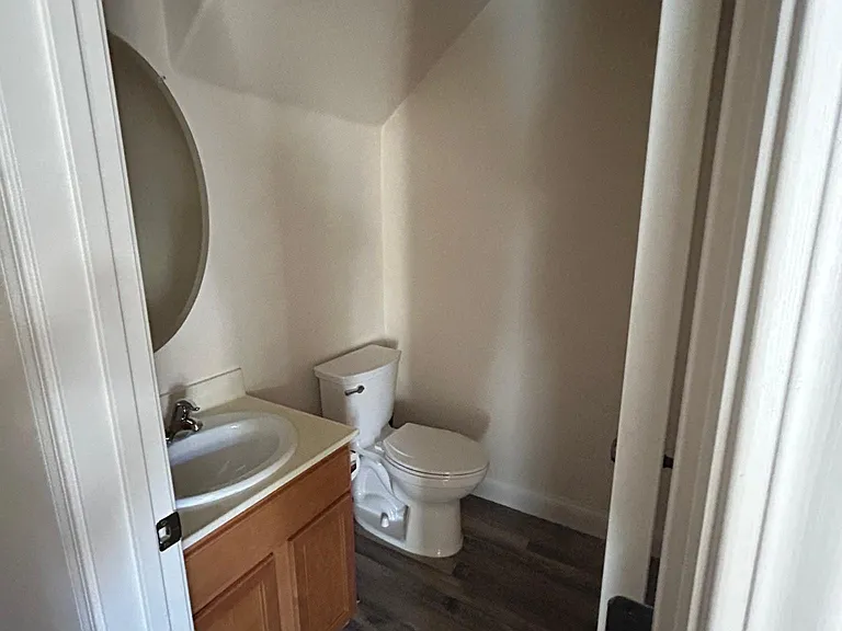 742 Stonehaven Loop — Photo 2