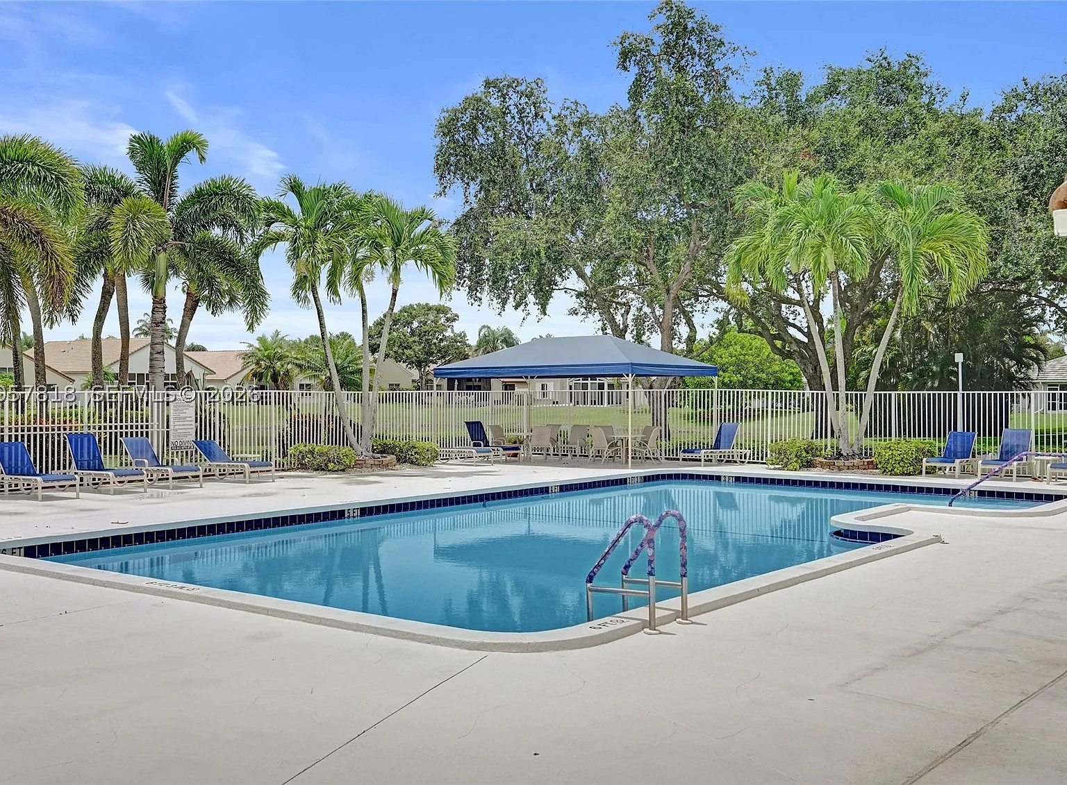 3 bed, 2.0 bath, 1382 sqft, $4,500 — Photo 1