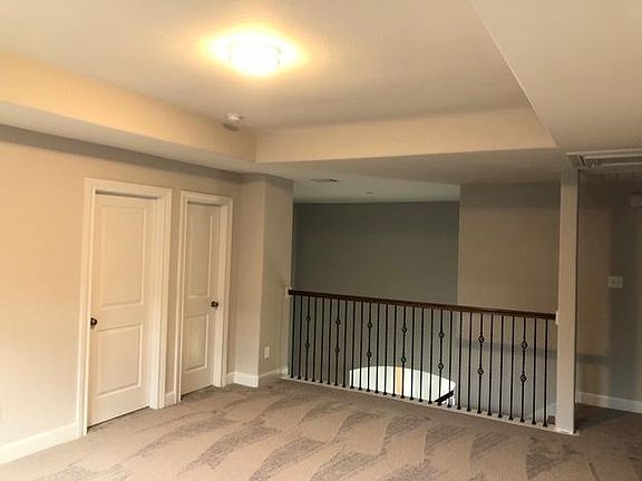 5th image of 18235 Willow Edge Dr