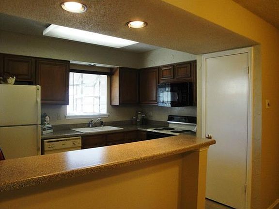 2nd image of 15221 Berry Trl APT 805