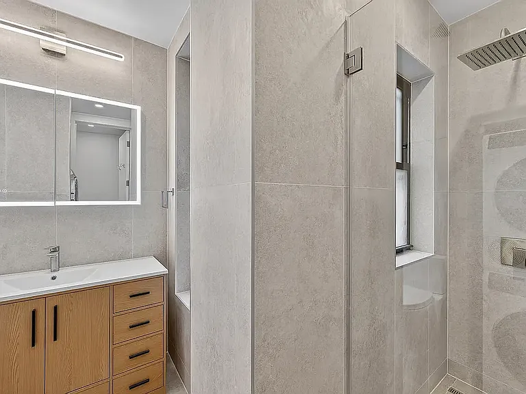 207 8th Ave #2R — Photo 8
