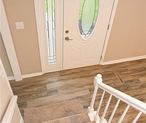 4th image of 410 Oxford Dr