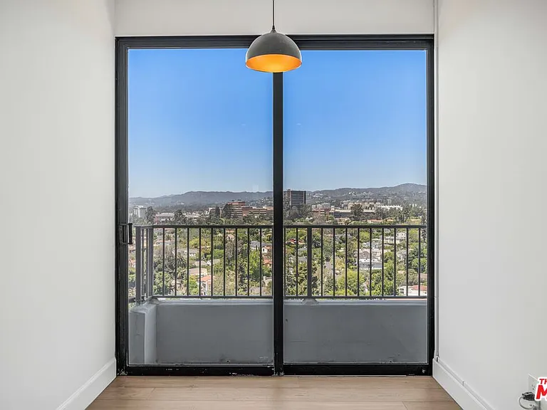 10501 Wilshire Blvd #1812 — Photo 9