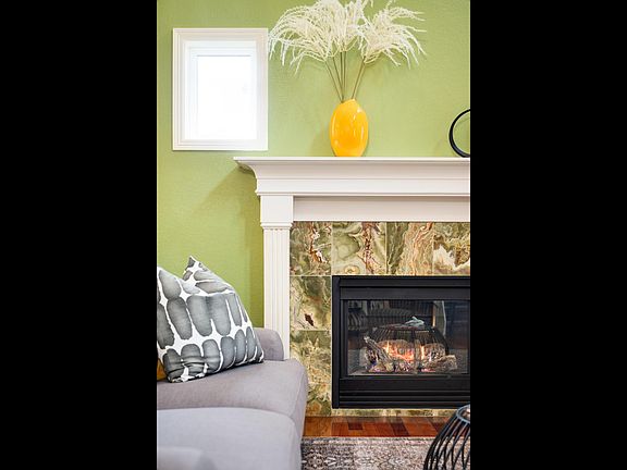 4th image of 150 W Byers Pl