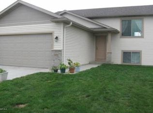 3772 McIntosh Dr NW, Rochester, MN 55901