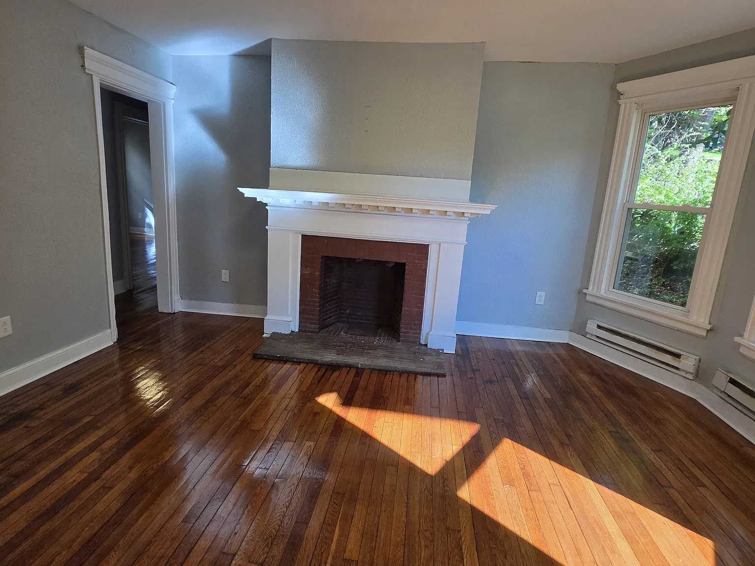 4 bed, 1.5 bath, $1,850 — Photo 4