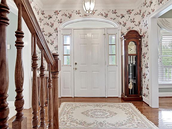 4th image of 2530 Royal Oak Dr