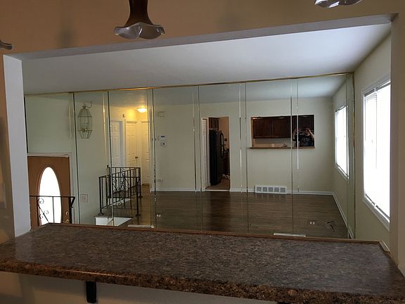 Kitchen Breakfast Bar
