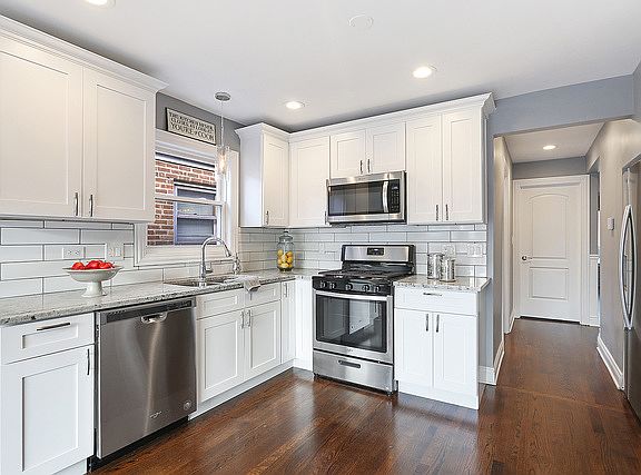 3rd image of 10910 S Green Bay Ave