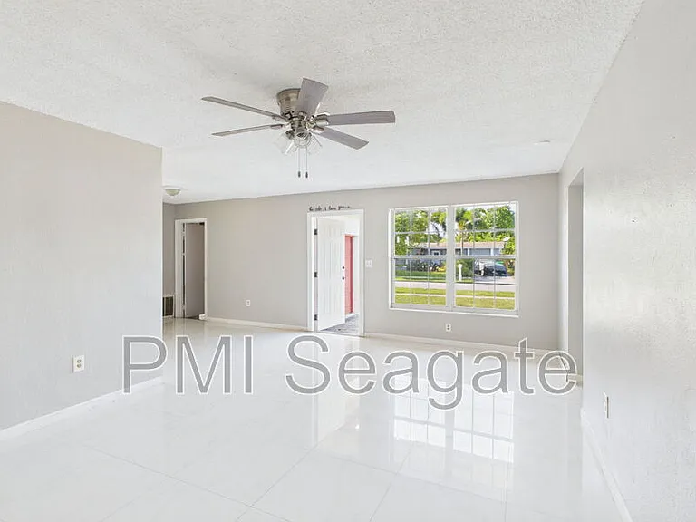 7620 NW 21st St — Photo 11