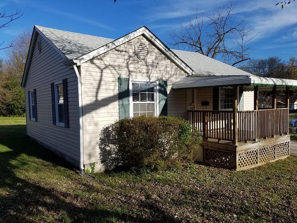 1st image of 2922 Dempster St