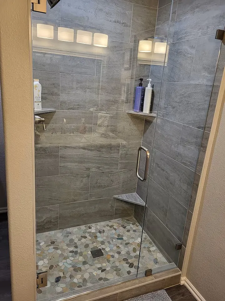 3 bed, 2200 sqft, $2,100 — Photo 3
