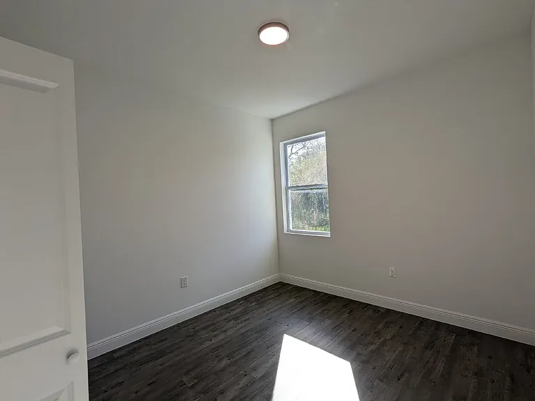 504 Saint Johns Ct — Photo 20