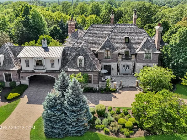 8 Brooke Ln, South Barrington, IL 60010