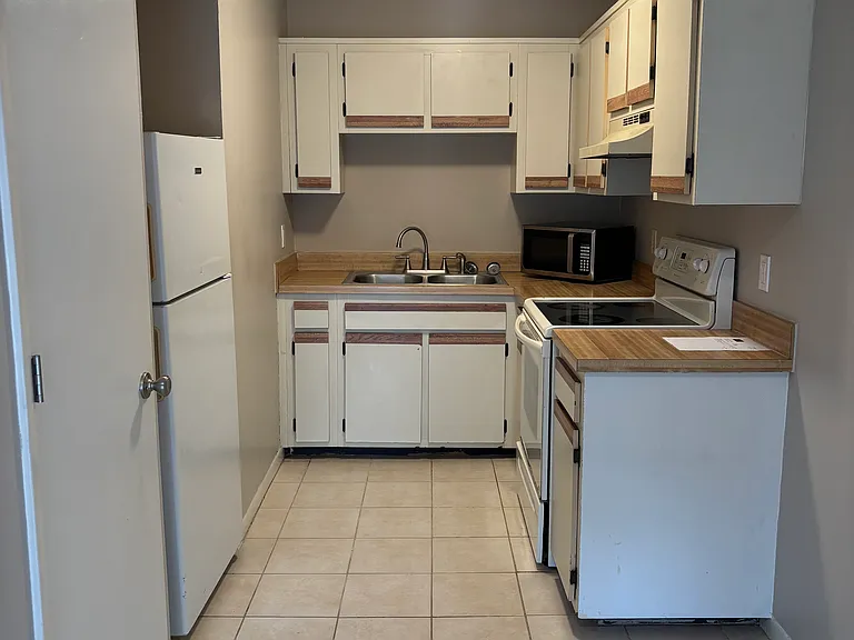 1420 Avocado Ave — Photo 11