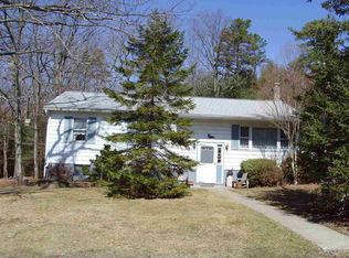 20 Samyn Rd, Barryville, NY 12719