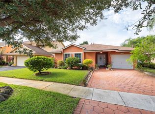 1220 SW 97th Ter, Pembroke Pines, FL 33025