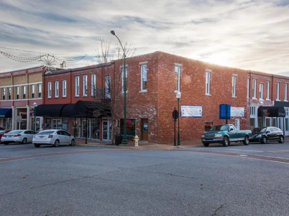 114 E University St Unit 5, Siloam Springs, AR 72761