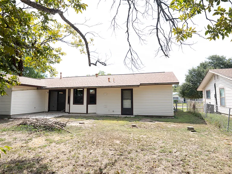 5235 Happiness St — Photo 42