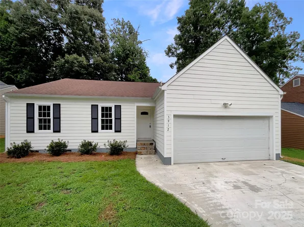5912 Black Bear Ct, Charlotte, NC 28214
