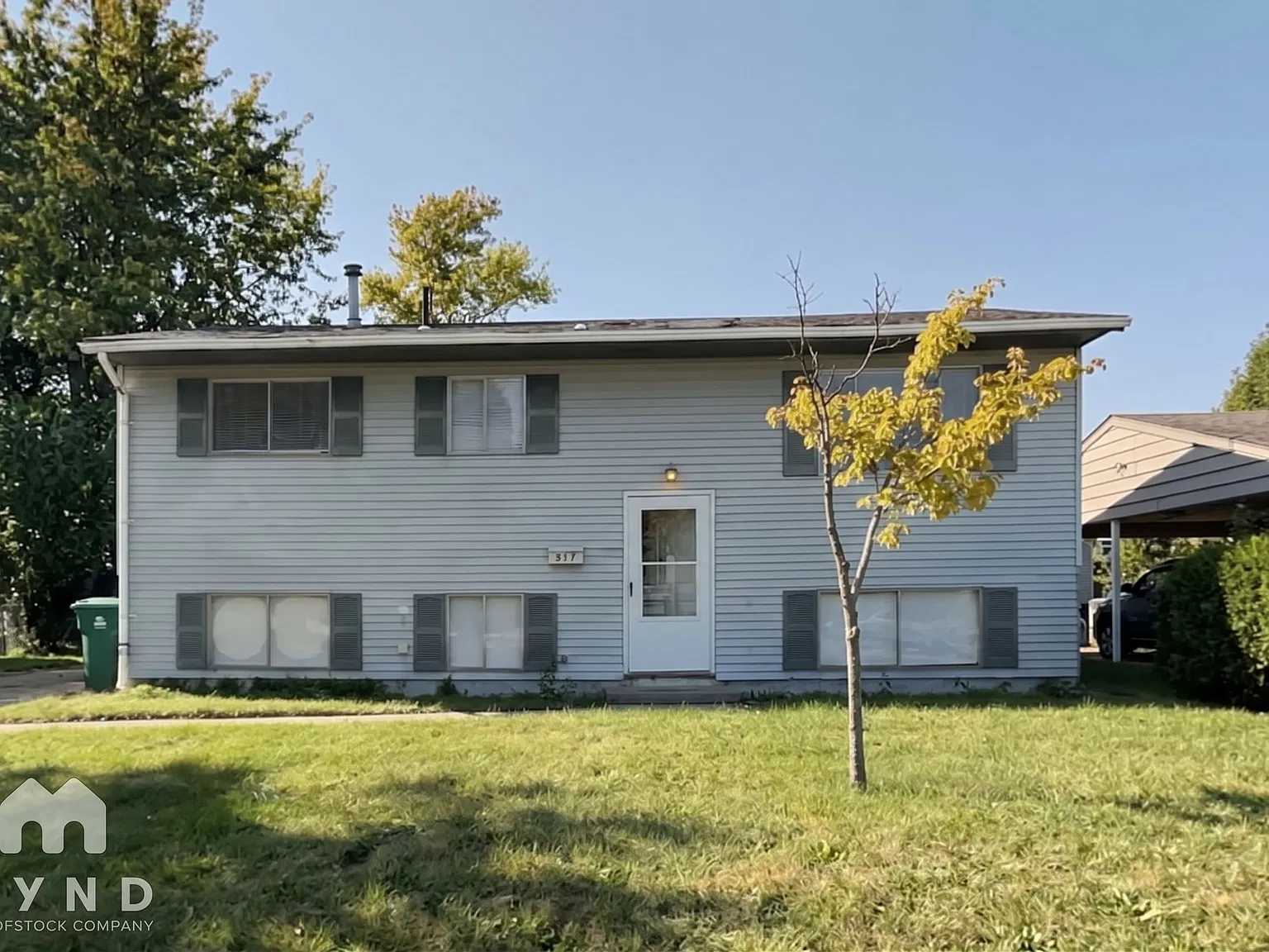 4 bed, 1.5 bath, 2072 sqft, $2,445 — Photo 3