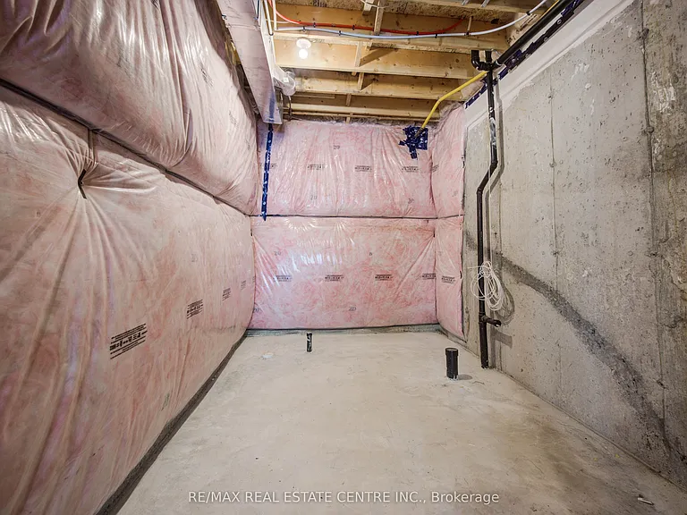 350 River Rd #7 — Photo 32