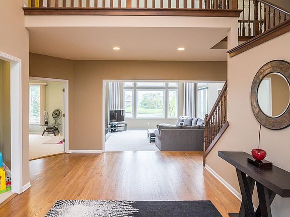 3rd image of 1689 Stonebridge Dr S