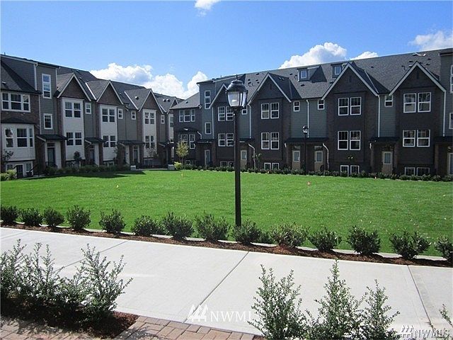 1st image of 1350 Greenwich Walk NE NE #32.2