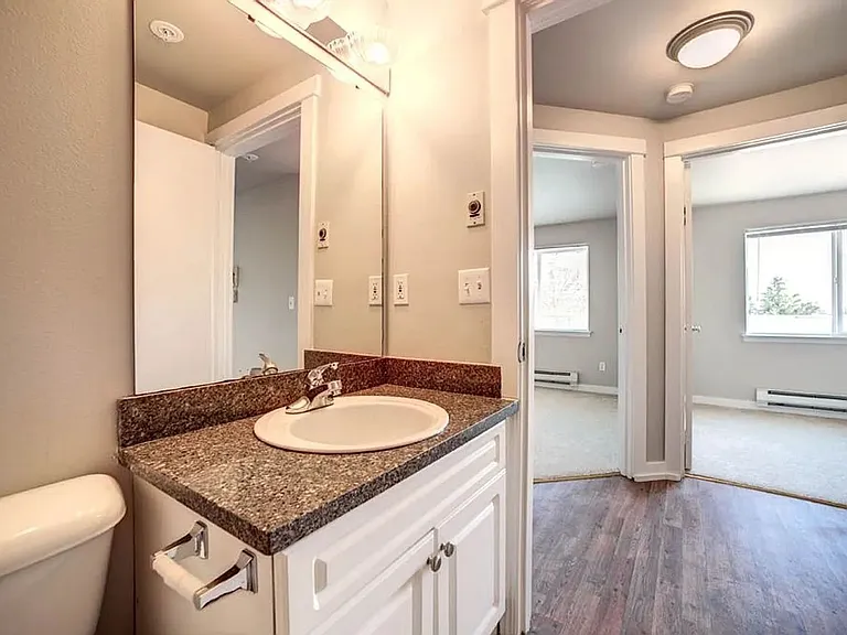 LC Park Place Apartments — Photo 15