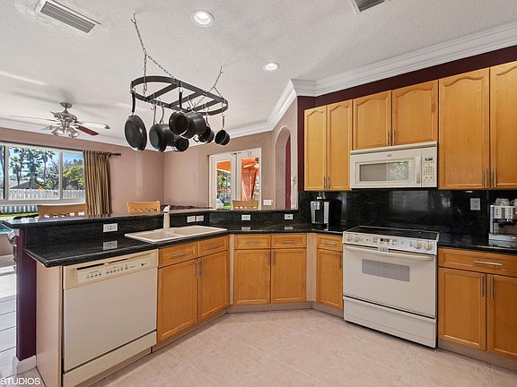 5th image of 5272 Indianwood Village Ln