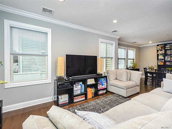 3rd image of 56 Sagamore Hill Dr
