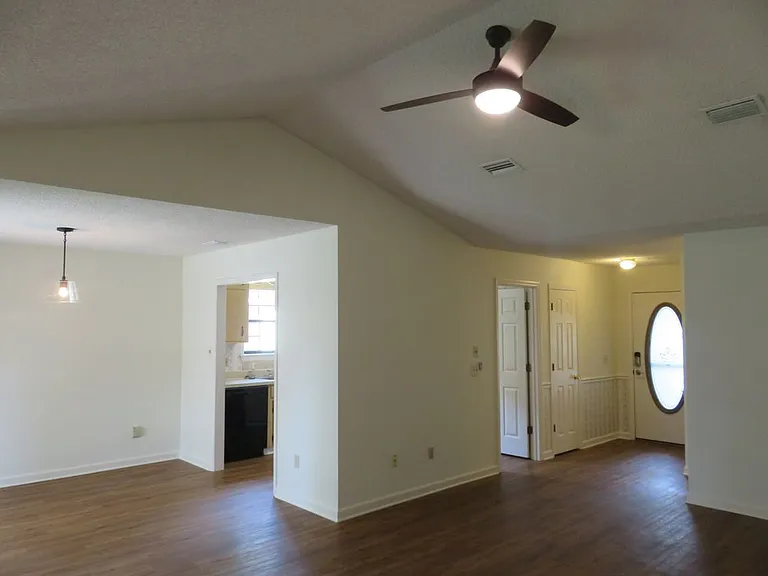 432 Merlin Way — Photo 4