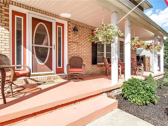 4th image of 373 Cottonwood Dr
