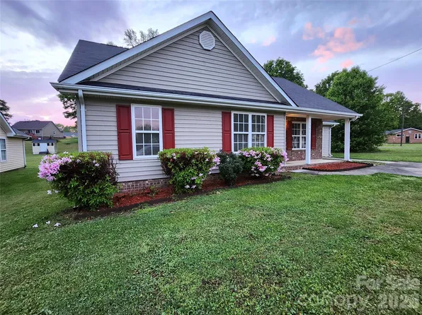 3641 Atlas Dr, Charlotte, NC 28269