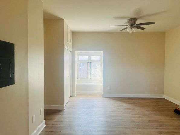 914 Western Ave APT 7