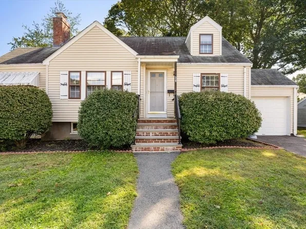 34 Aberdeen Ave, Waltham, MA 02453