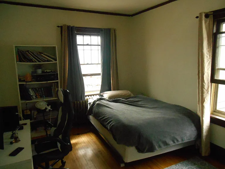 1305 W 34th St #UPPER — Photo 11