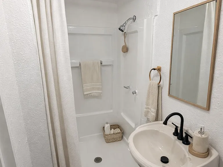 518 Topeka Blvd #B — Photo 4